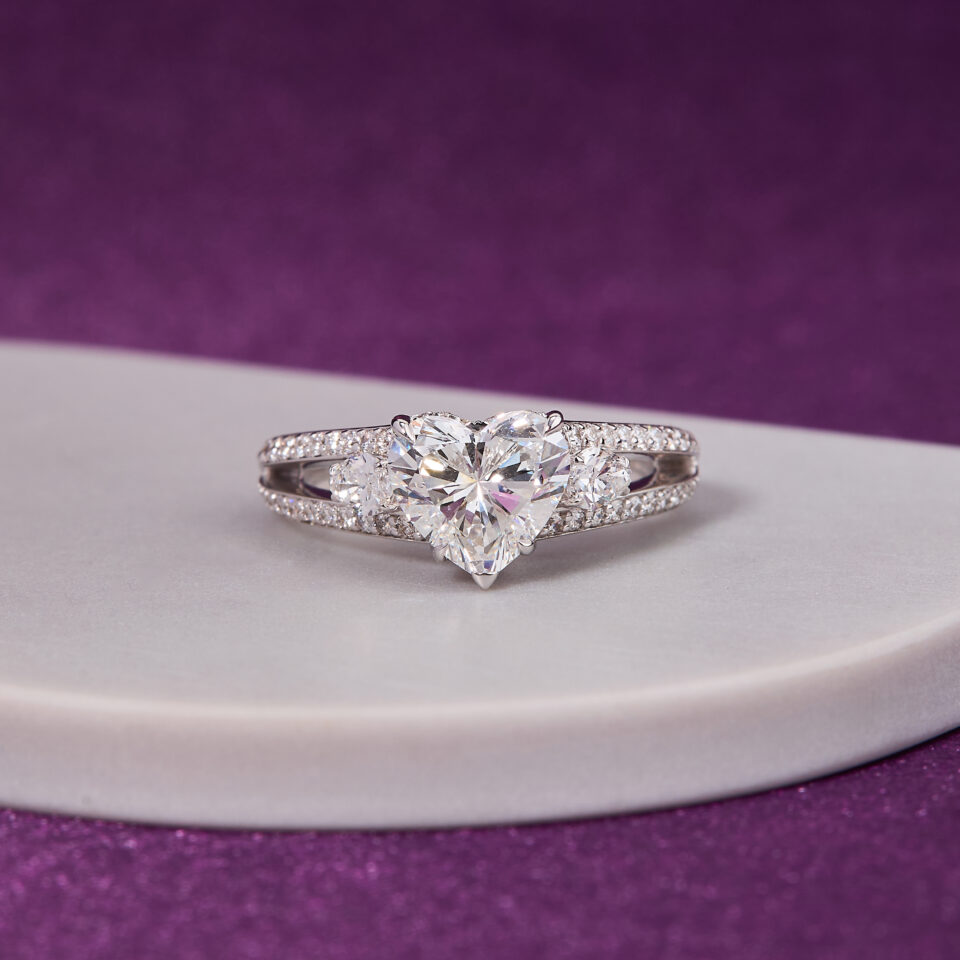 2 CT heart-shaped diamond Ring
